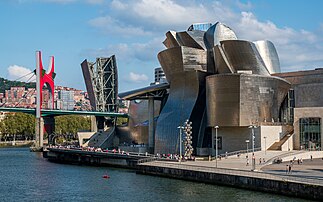 Le musée Guggenheim de Bilbao. (définition réelle 5 374 × 3 359)