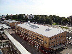 I förgrunden Hamnhuset och i bakgrunden Olympiaterminalen, sedda från sjön, 2009.