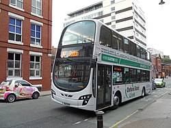 Oxford Road Link-buso (BU11 OKK), 19 aŭgusto 2011.jpg