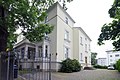 Villa mit Einfriedung