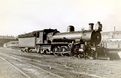 No. 782 with driver M. Mileham and stoker Treadaway, c.1930