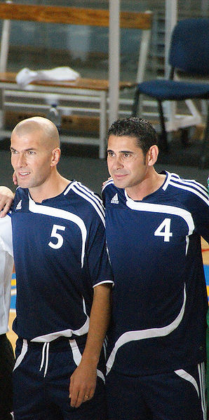 Fichier:Zidane Hierro.jpg