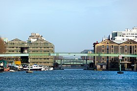 La passerelle de la Villette en 2011.