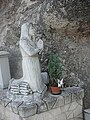 Statua di Santa Bernadette.