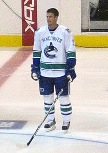 Description de l'image Bieksa-jerseylaunch.jpg.