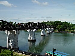 Jembatan diatas Sungai Kwai