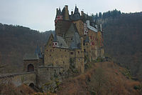 88. Platz: Evolutione003 Neu! mit Burg Eltz, südlich von Mayen im Elztal, Rheinland-Pfalz