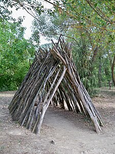 Reconstitution de la cabane de Terra Amata