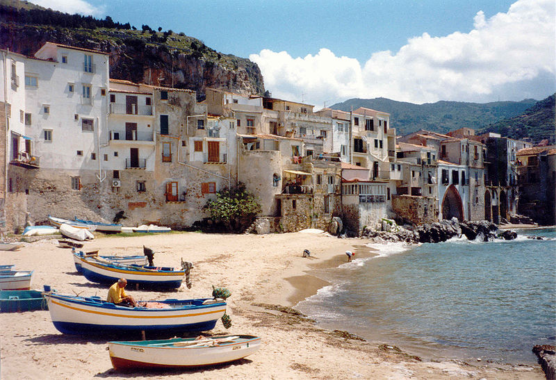 File:Cefalu Strand.jpg