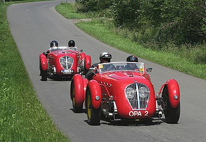 Carro esportivo Healey Silverstone construído em 1949, antigo circuito sul de Nürburgring, Alemanha (definição 2 874 × 1 985)