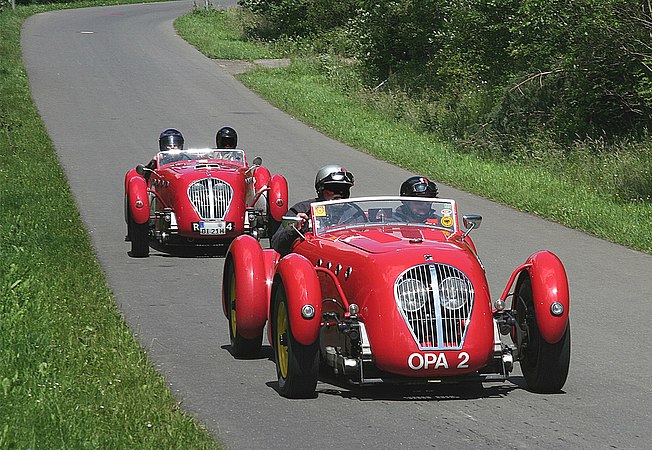 1949年款Healey Silverstone跑车。摄于纽伯格林旧南环路上。