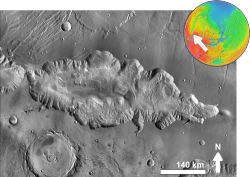 Hebes Chasma на основе дня THEMIS.png