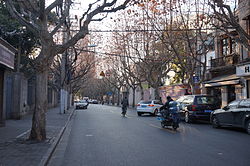 巨鹿路襄阳北路以西段街景