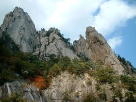 Les rochers de Biseondae dans le Seoraksan.