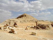 Ruines de la pyramide de Pépi 2