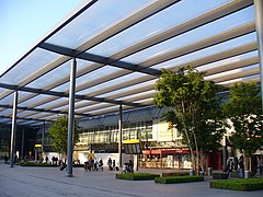 Terminal 3 Forecourt - geograph.org.uk - 1289915.jpg