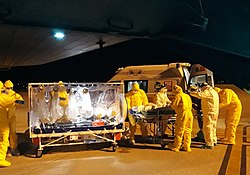 Paramedics carrying a patient under biocontainment, in Cervia, Emilia-Romagna Trasporto di pazienti in bio-contenimento - 7.jpg