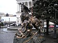 Kozak Mamaita ja hänen hevostaan esittävä patsas Kiovassa