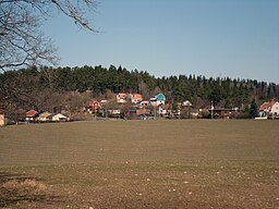 Utsikt i april 2010 över den nordöstligaste delen av Stensholm innan man kommer till Hakarp.