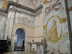 Detalle presbiterio y altar.