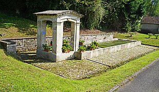 Fontaine-lavoir.