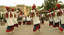 Bhangra táncosok a pandzsábi szikh fesztiválon