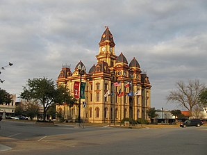 Das Caldwell County Courthouse in Lockhart im Caldwell County Courthouse Historic District, gelistet im NRHP mit der Nr. 78002902[1]