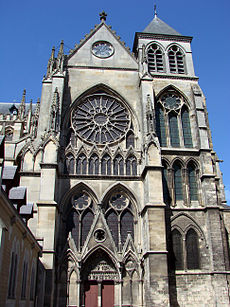 Cathédrale Saint-Etienne Châlons 220407.jpg