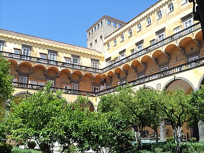 La cour du monastère de San Gregorio Armeno.