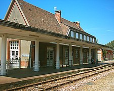 Bâtiment voyageurs en 2004.