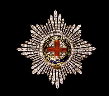 Hvězda posázená diamanty a centrálním svatojiřským křížem se stala insignií Podvazkové řádu v 17. století za vlády Karla I.