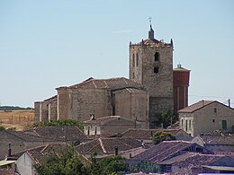 Iglesia de San Juan Bautista desde otra vista.