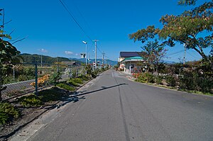 车站全景（右侧为等待室、左侧为月台）