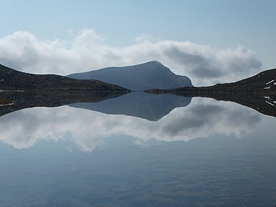 Aufnahme vom Lej da Pischa, im Hintergrund der Piz Alv von Nordwesten.