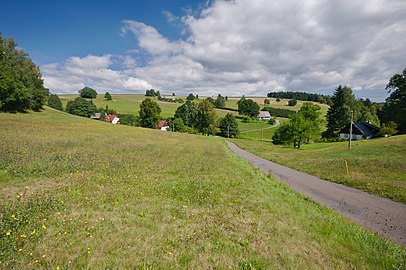 Habitat épars au nord de Klášterec.