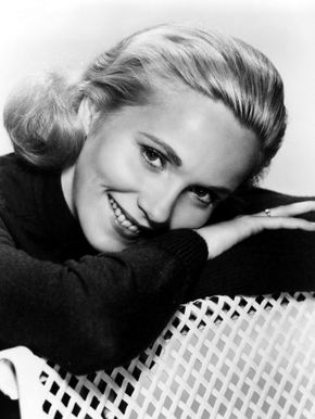 Description de l'image Studio publicity Eva Marie Saint.jpg.