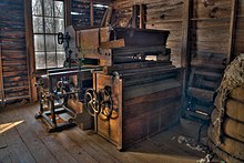 Cotton gin at Jarrell Plantation 17 09 024 jarrell.jpg