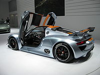 918 RSR 2011'de Cenevre Motor Fuarı'nda