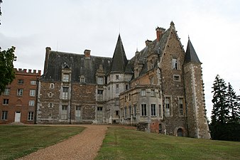 Le château de Courtalain.