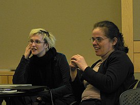 Элизабет Бауэр (слева) и Эва Тардош (справа)