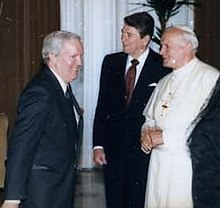 Фрэнк Шекспир, Рональд Рейган, Иоанн Павел II в Ватикане.jpg