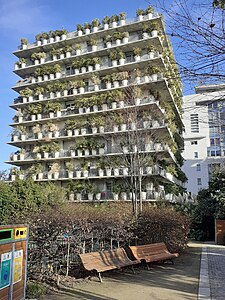 Sicht auf den Blumenturm (Tower-Flower)