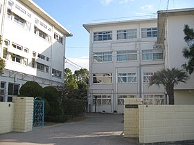 交野市立第一中学校