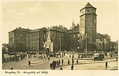 Ostseite des Schlosses mit Hauptwache und Albrechtstor am Schlossplatz