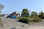 北口に整備された駐車場・駐輪場（2020年5月）