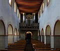 Innenraum mit Blick auf die Orgel