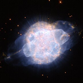 NGC 3918 na snímku z Hubbleova vesmírného dalekohledu