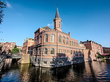 Raampoort police station, Marnixstraat 148, here seen from Singelgracht