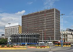 Rotunda i budynek Universalu w Warszawie