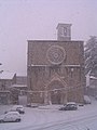 La chiesa sotto la neve